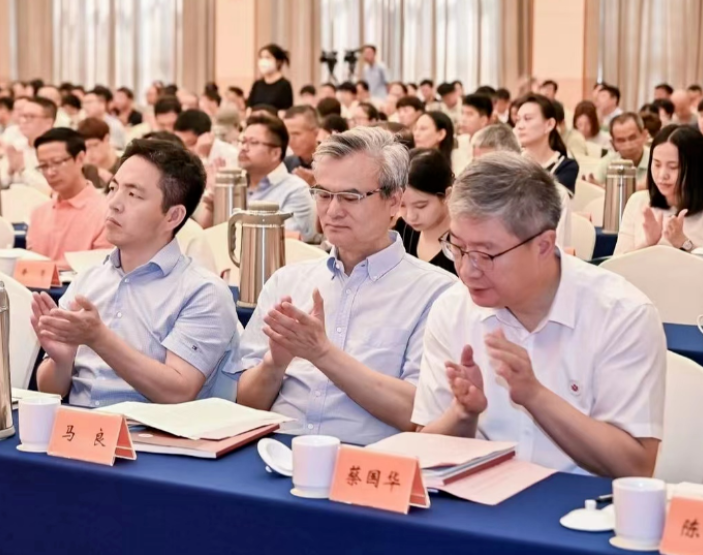 浙江遗嘱库首席学术顾问夏学民荣获第二届长三角慈善之星，同时当选为浙江省慈善联合总会第二届理事会理事